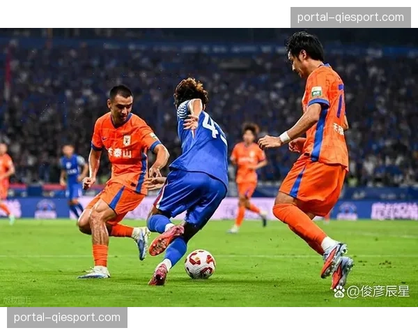 观点：VAR介入审查疑似手球犯规，是否打断了进攻方的射门节奏？