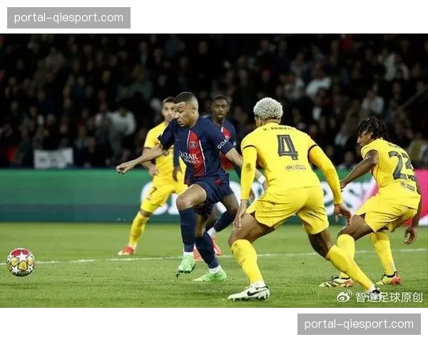 快讯：巴黎圣日耳曼主场2-1逆转巴塞罗那，登贝莱弑旧主