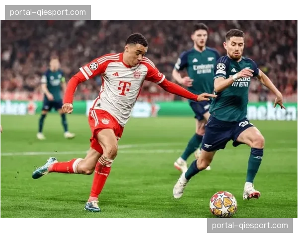 欧冠出局后,拜仁主帅出席联赛赛前发布会,强调专注国内赛事 欧冠出局后,拜仁主帅出席联赛赛前发布会,强调专注国内赛事